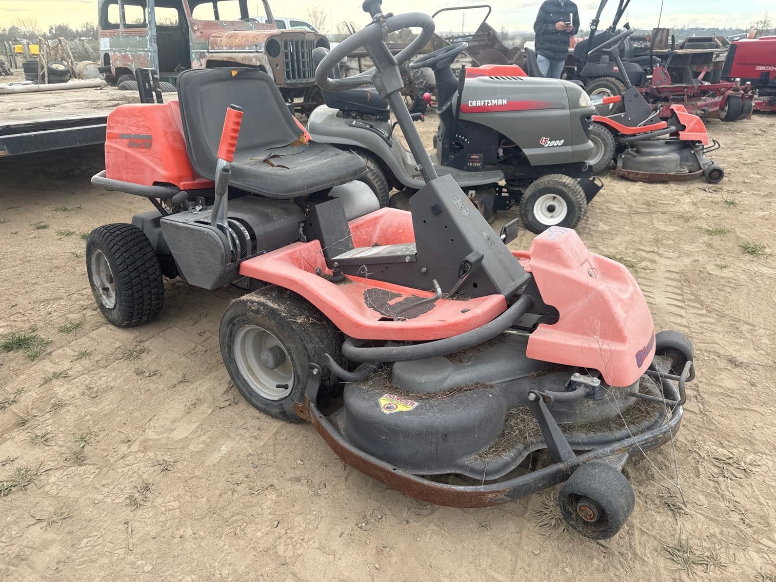 Husqvarna Rider 155 Equipment Image0