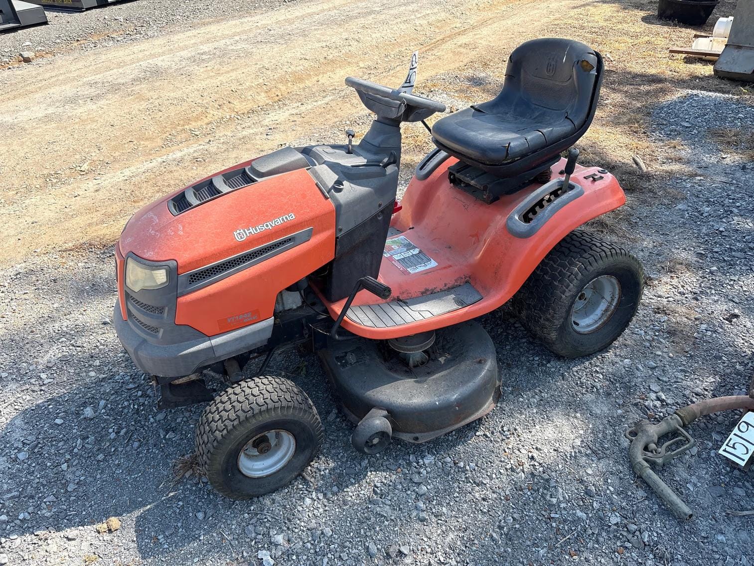 Husqvarna YTH1942 Equipment Image0