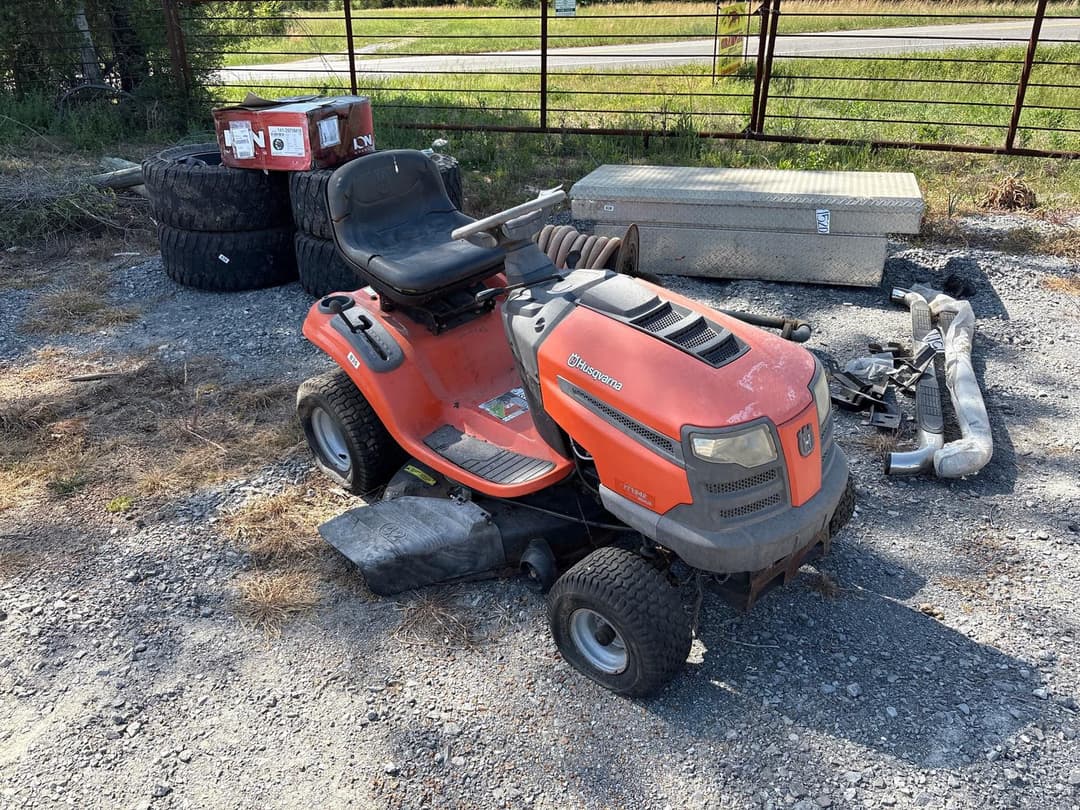 Image of Husqvarna YTH1942 Image 1