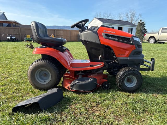 Image of Husqvarna YTH23V42 equipment image 1