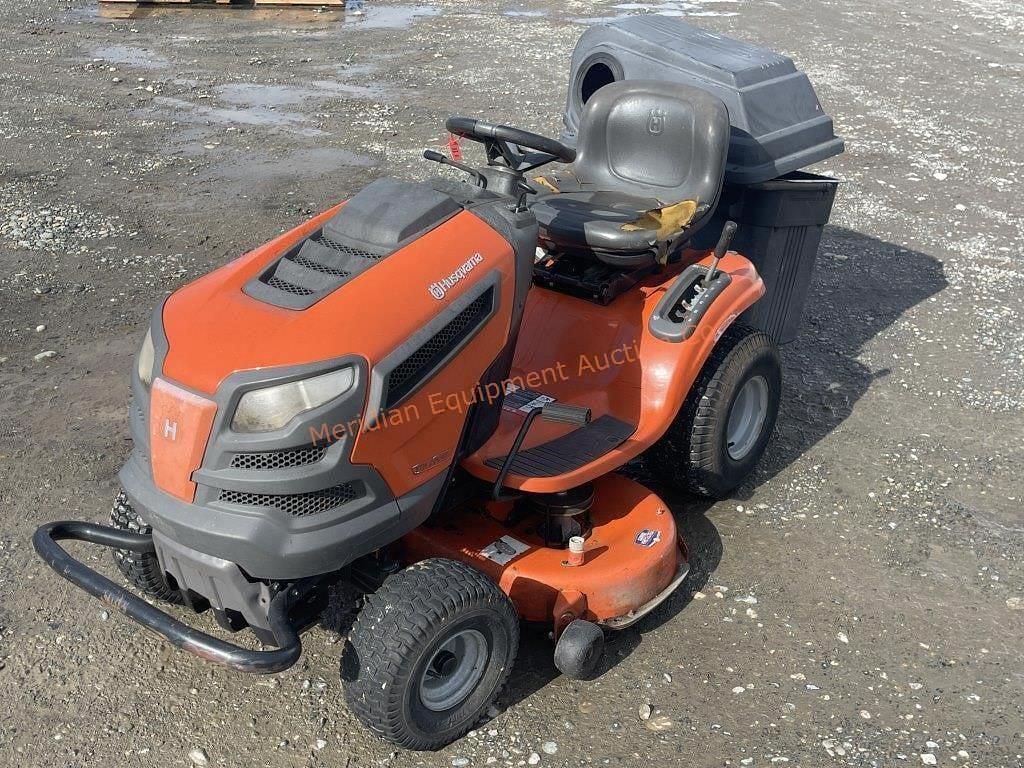 Image of Husqvarna YTH22V42 Primary image