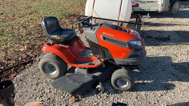 Image of Husqvarna YTH22V46 equipment image 2