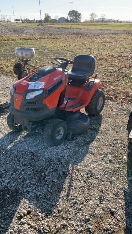 Image of Husqvarna YTH22V46 Primary image