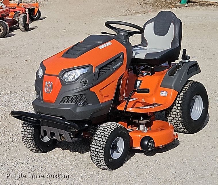 Husqvarna TS142 Equipment Image0