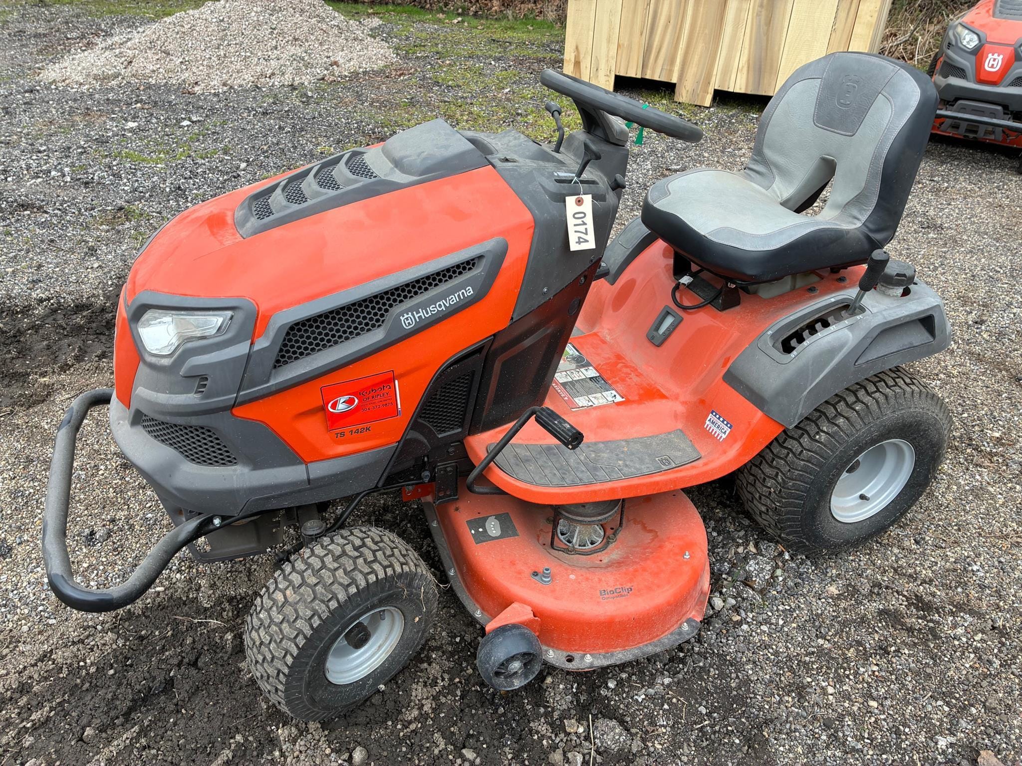 Husqvarna TS142K Equipment Image0