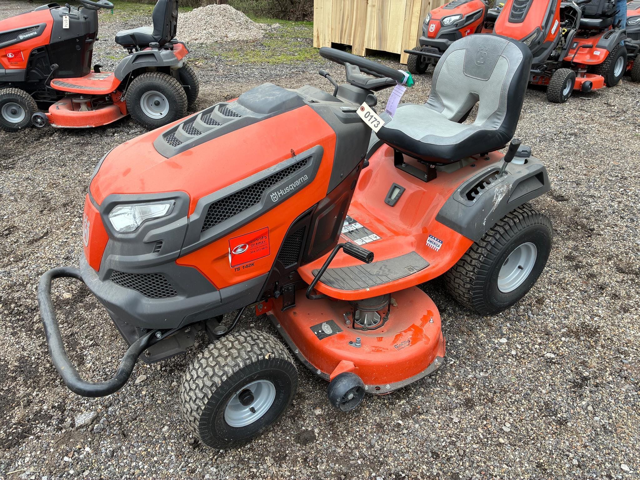 Husqvarna TS142K Equipment Image0