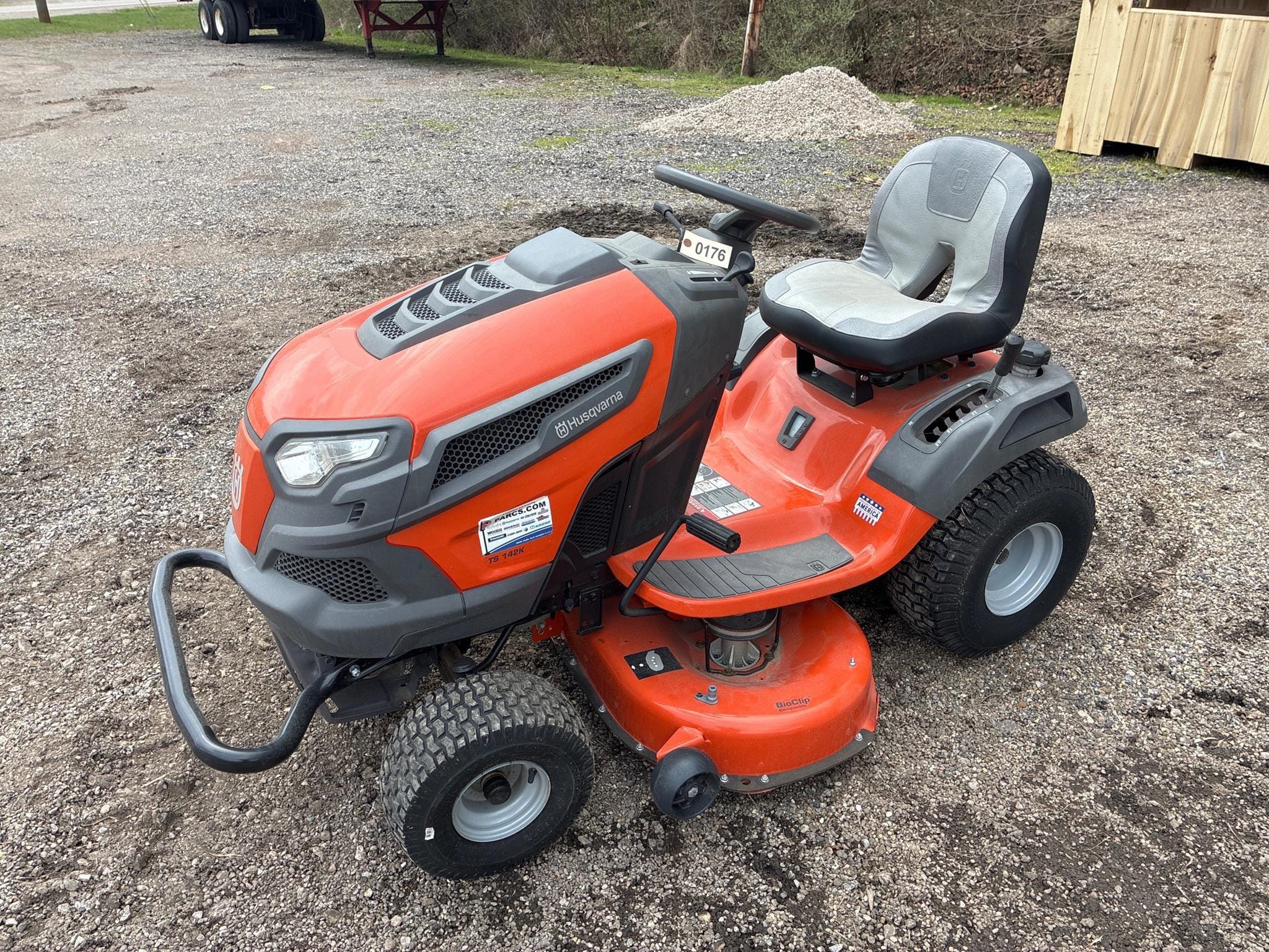 Husqvarna TS142K Equipment Image0