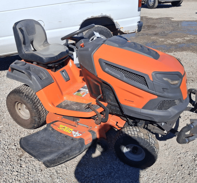 Image of Husqvarna TS242XD equipment image 4