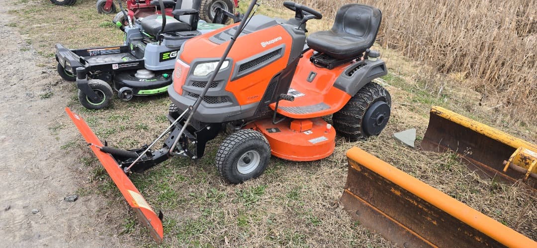 Image of Husqvarna YT42DXLS Image 0