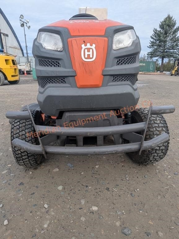 Image of Husqvarna YT46LS equipment image 4