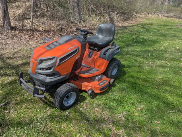 Image of Husqvarna YT48DXLS equipment image 4