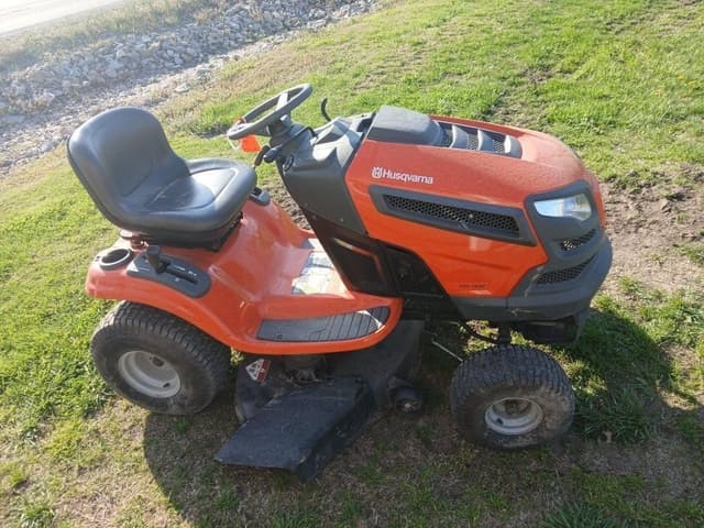 Image of Husqvarna YTH1842 equipment image 2