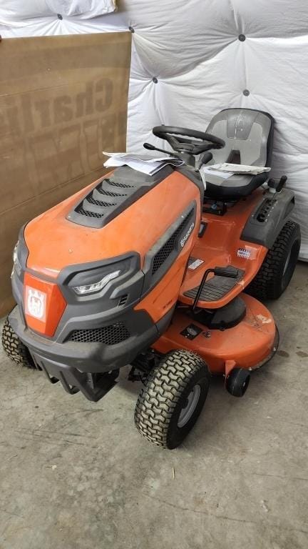 Main image Husqvarna YTH1842