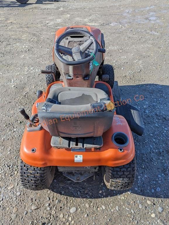 Image of Husqvarna YTH22V42 equipment image 2