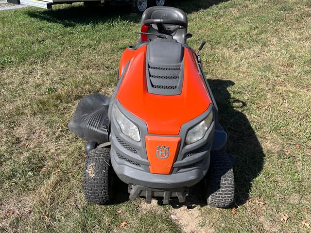 Image of Husqvarna YTH22V46 equipment image 2