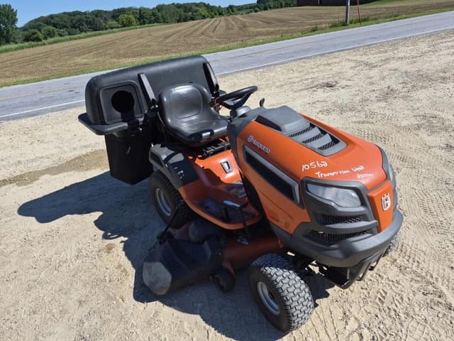 Image of Husqvarna YTH24V48 equipment image 3