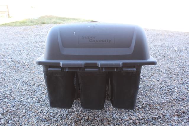 Image of Husqvarna YTH 24V48 equipment image 4