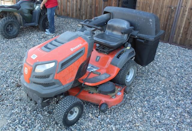 Image of Husqvarna YTH 24V48 equipment image 2
