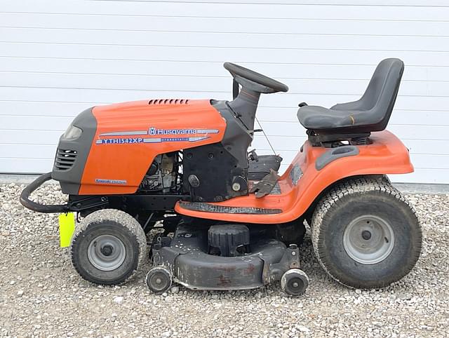 Image of Husqvarna YTH1542XP equipment image 3