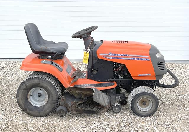 Image of Husqvarna YTH1542XP equipment image 2