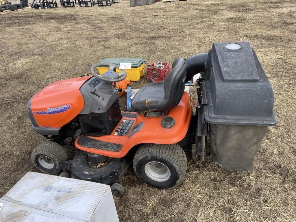 Image of Husqvarna YTH2042 Primary image