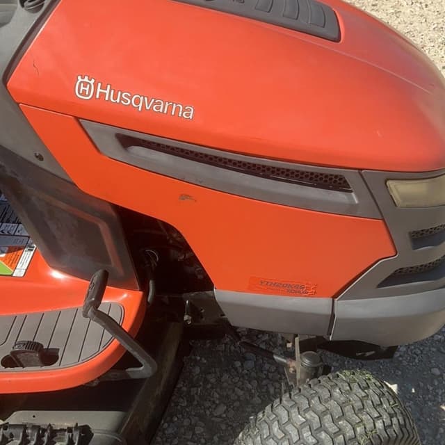 Image of Husqvarna YTH20K46 equipment image 1