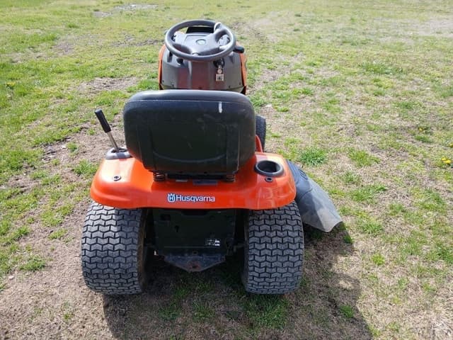 Image of Husqvarna YTH2246 equipment image 3