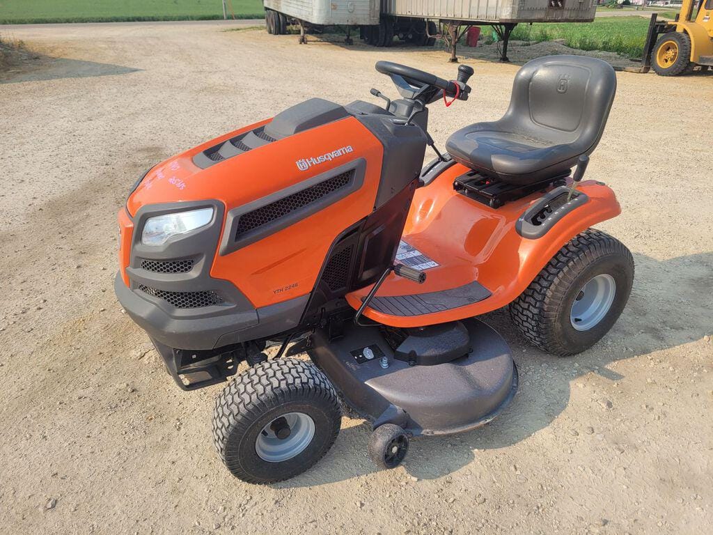 Main image Husqvarna YTH2246