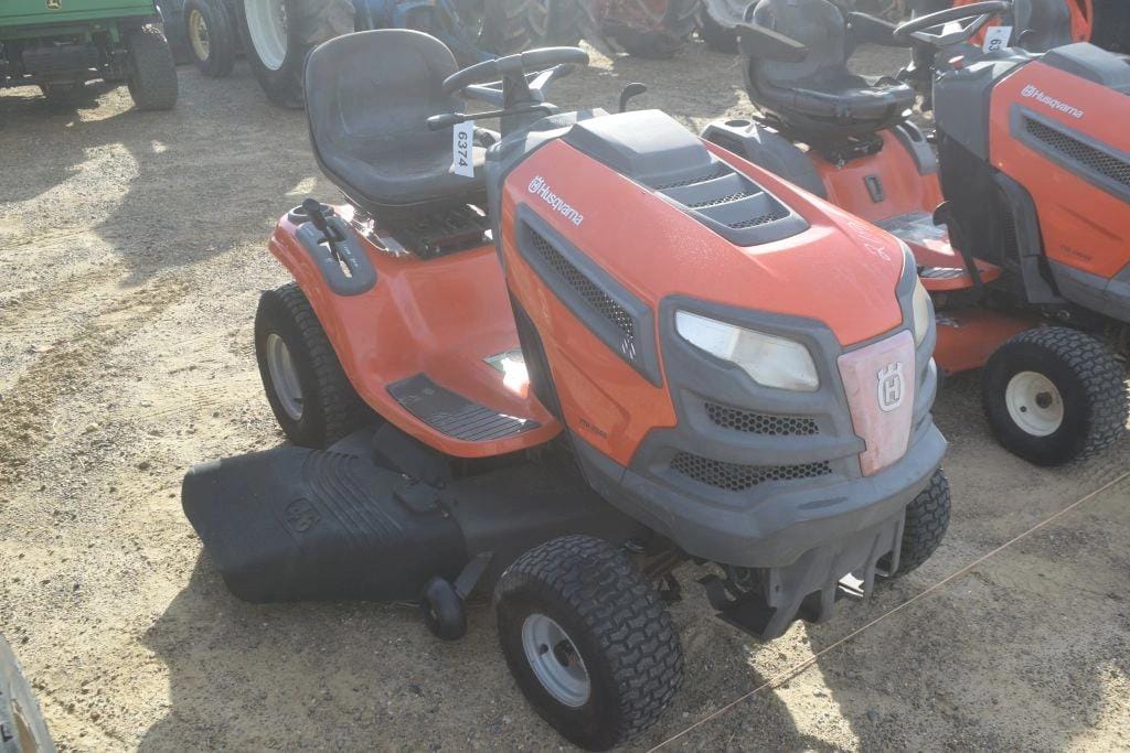 Husqvarna YTH2246 Equipment Image0