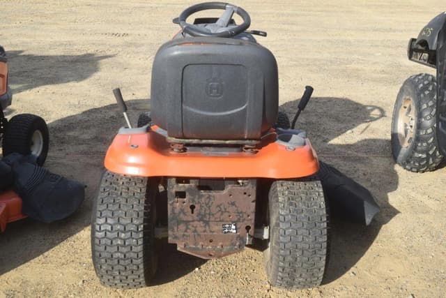 Image of Husqvarna YTH2246 equipment image 2