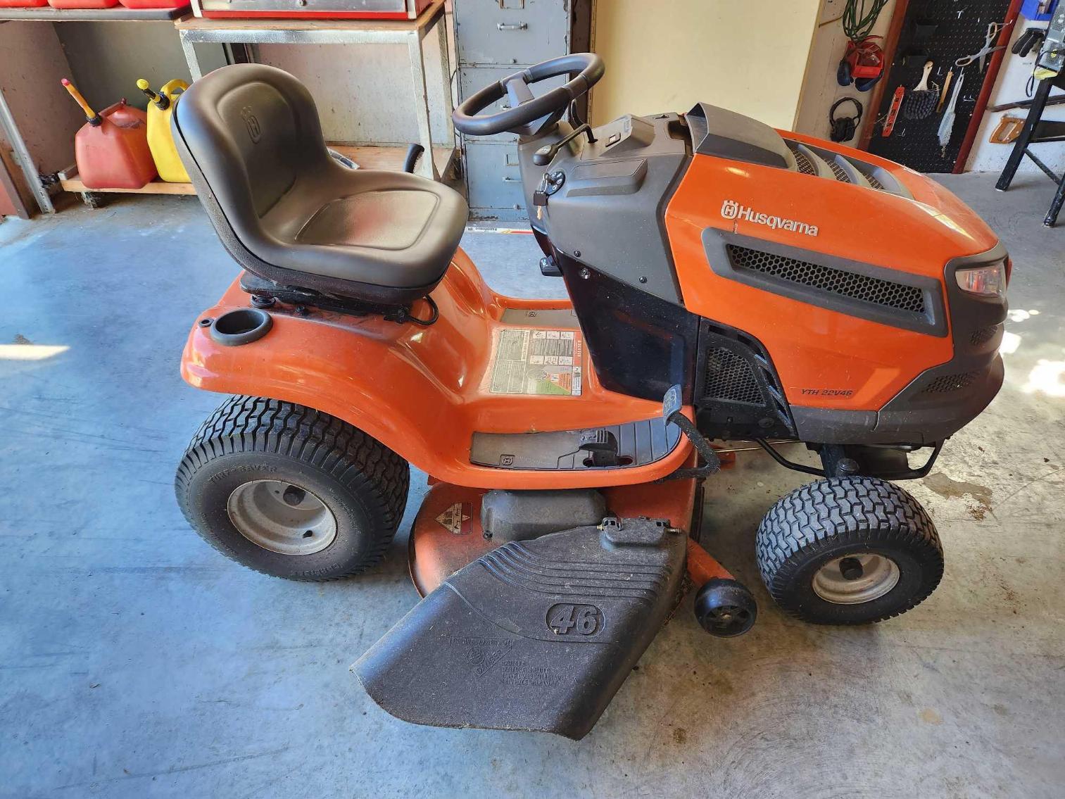 Main image Husqvarna YTH22V46