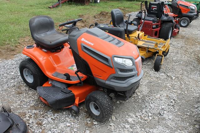 Image of Husqvarna YTH22V46 equipment image 1