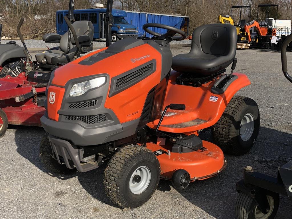 Main image Husqvarna YTH22V46