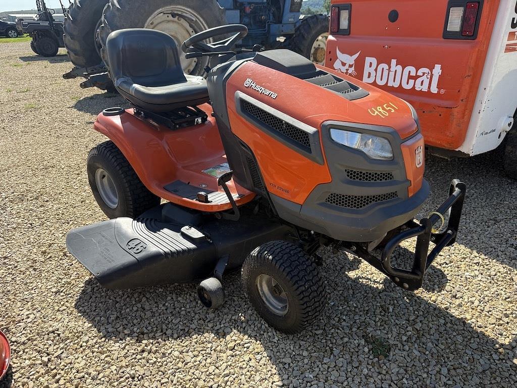 Image of Husqvarna YTH22V46 Primary image