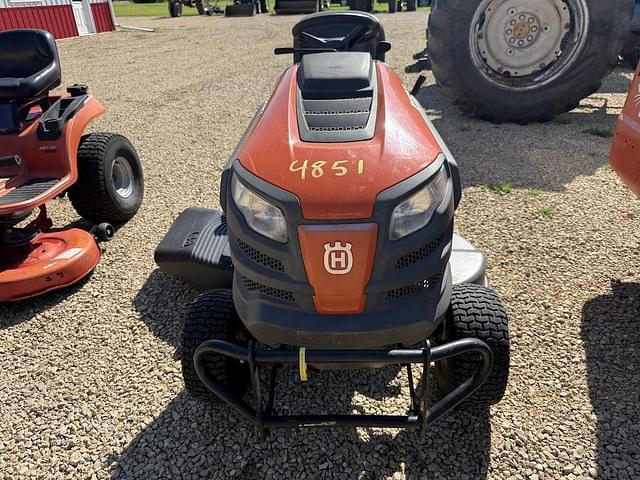Image of Husqvarna YTH22V46 equipment image 1