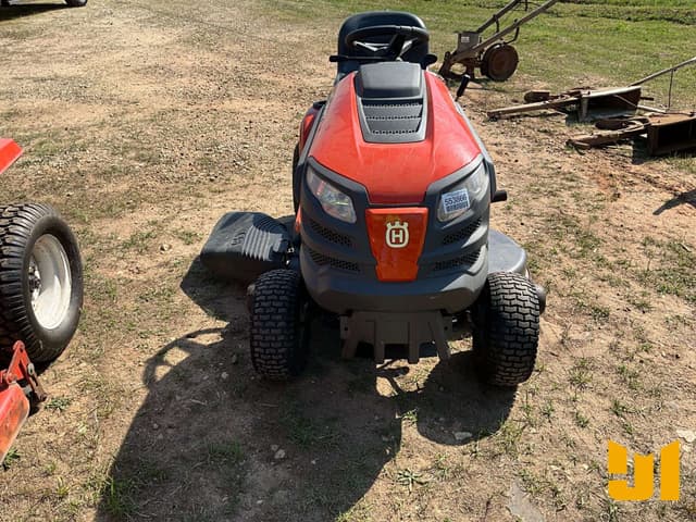 Image of Husqvarna YTH22V46 equipment image 1