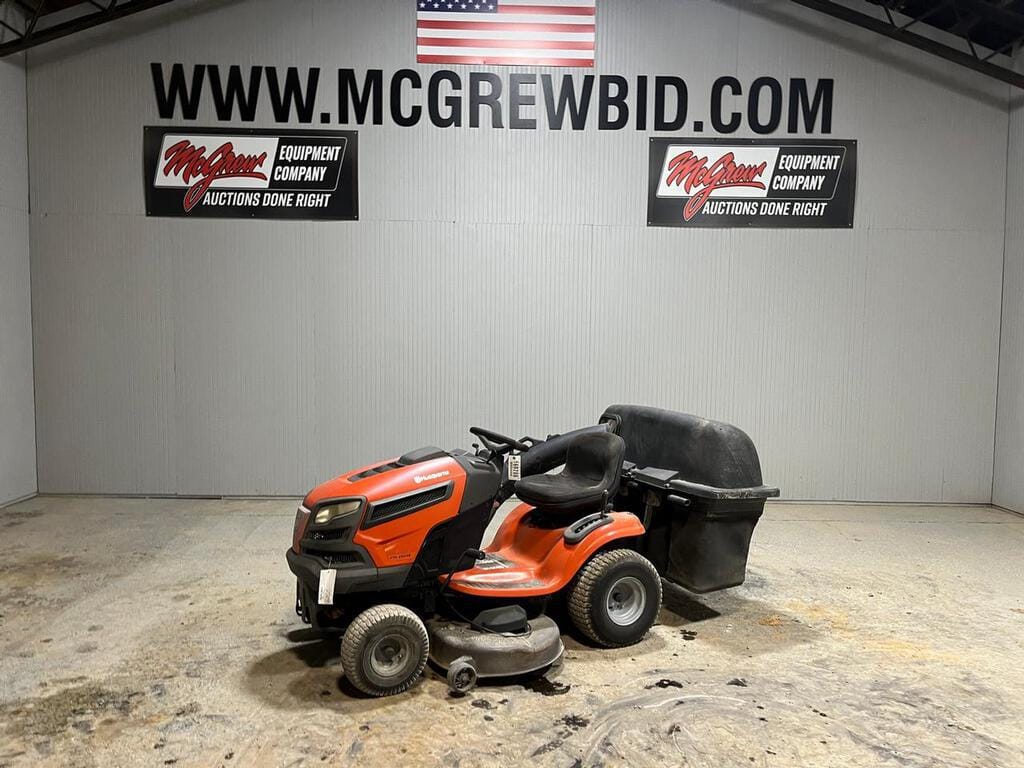 Main image Husqvarna YTH22V46