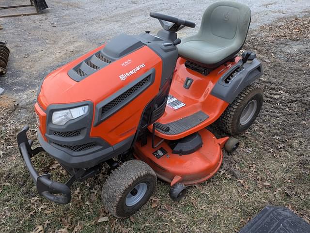 Image of Husqvarna YTH22V46XLS equipment image 3