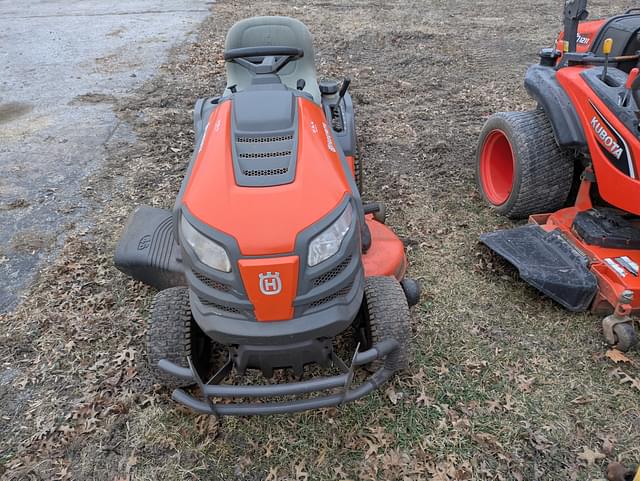 Image of Husqvarna YTH22V46XLS equipment image 1