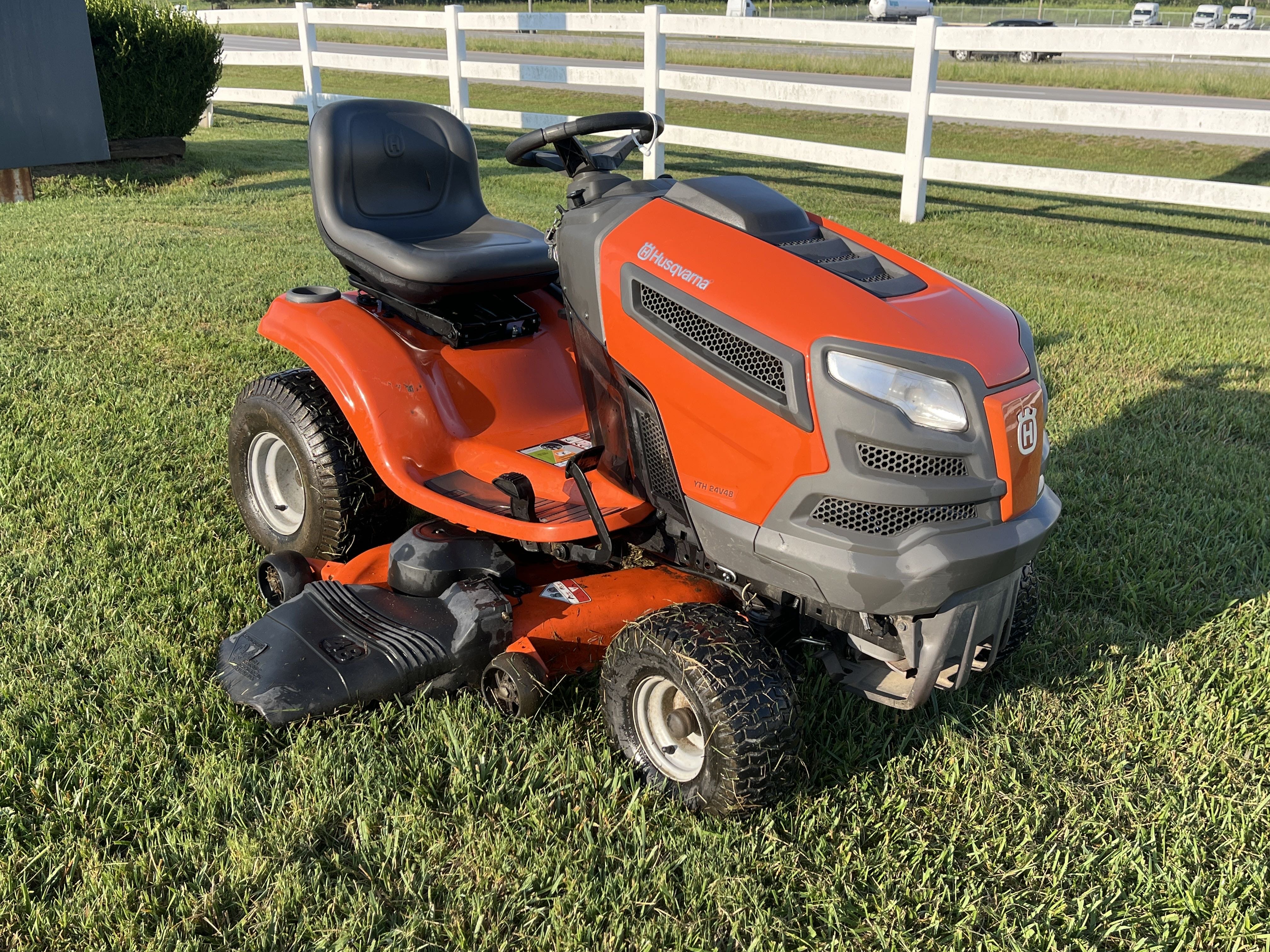 Main image Husqvarna YTH24V48LS