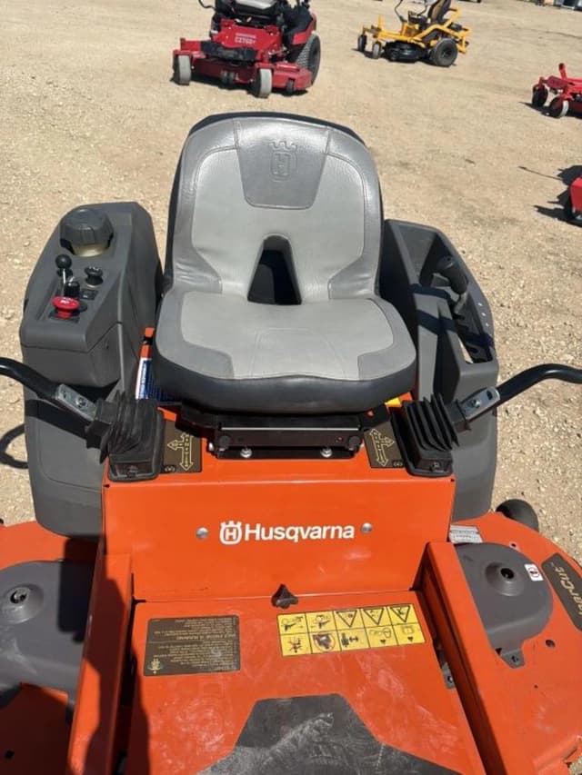 Image of Husqvarna Z254F equipment image 4