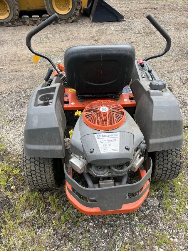 Image of Husqvarna Z246 equipment image 3