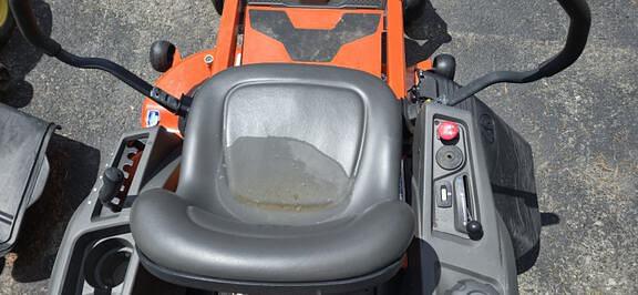 Image of Husqvarna Z246 equipment image 4