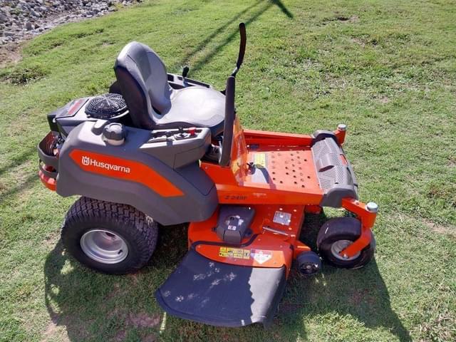 Image of Husqvarna Z248F equipment image 2