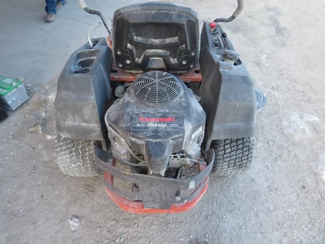 Image of Husqvarna Z248F equipment image 3