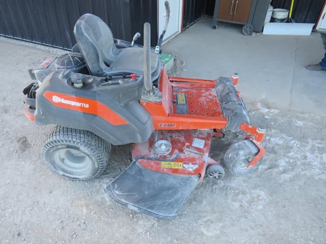 Image of Husqvarna Z248F equipment image 1