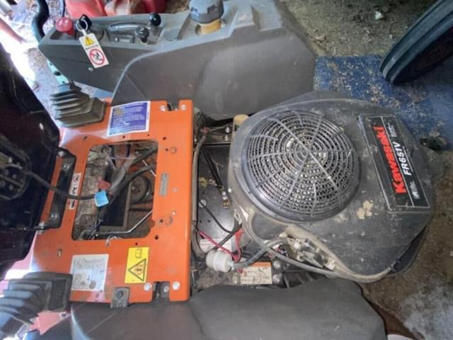 Image of Husqvarna Z248F equipment image 4