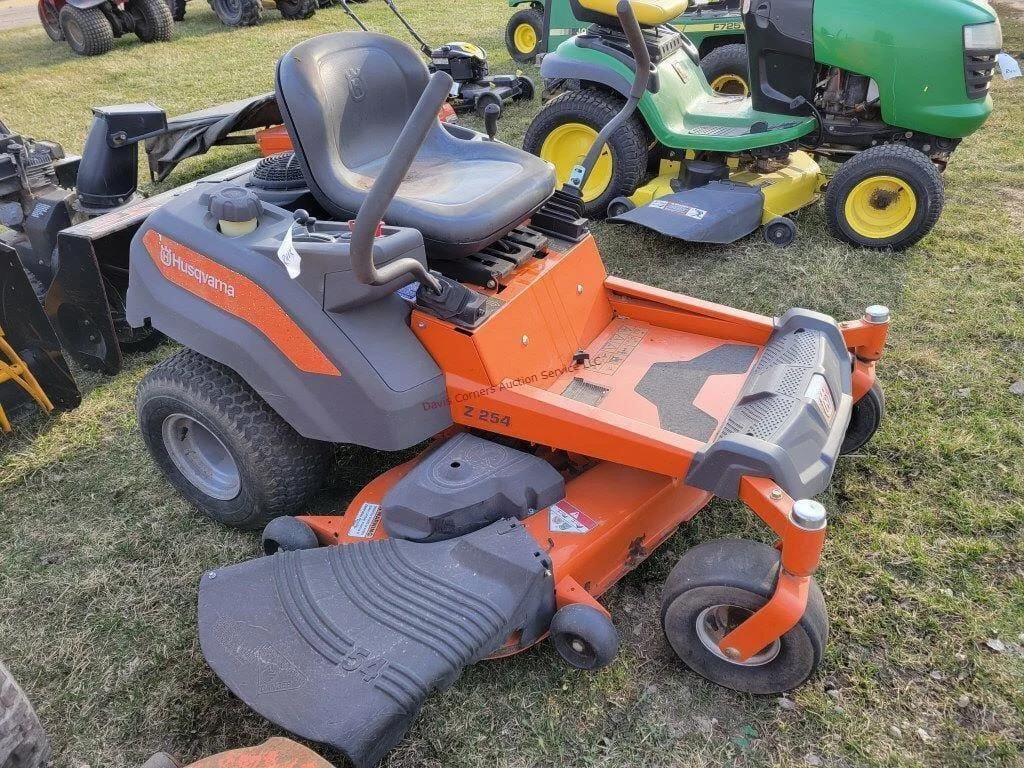 Husqvarna Z254 Equipment Image0