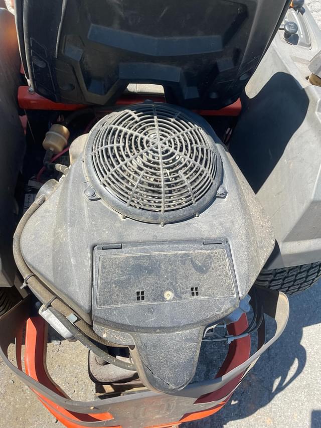 Image of Husqvarna Z254F equipment image 4