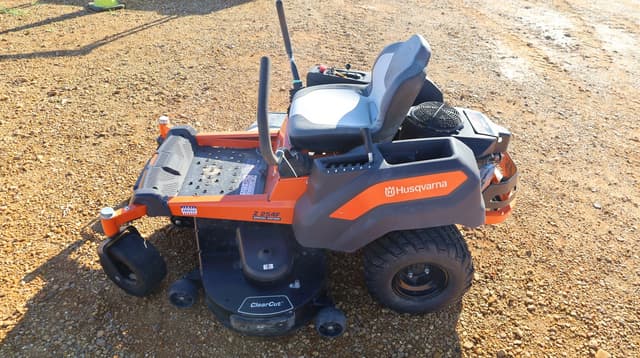 Image of Husqvarna Z254F equipment image 3